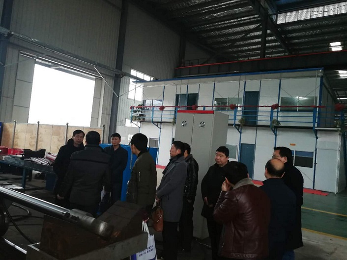 液壓啟閉機(jī)順利驗(yàn)收